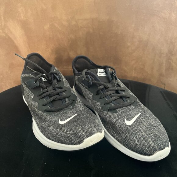 Nike Flex TR9 Knit Grey Black White Women's Athletic Sneaker Women's 9 - Picture 1 of 10
